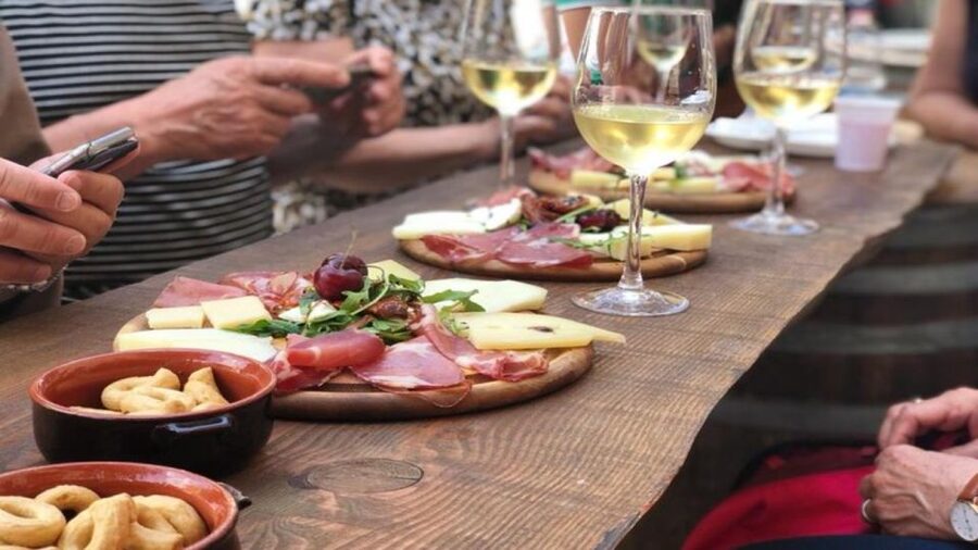 Lecce: Guided Tour & Street Food Tasting by Bike - Why a bike is a good way to see Lecce