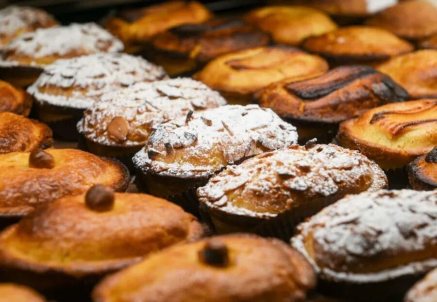 Lecce: Guided Tour & Street Food Tasting by Rickshaw - Finishing with a bakery tasting