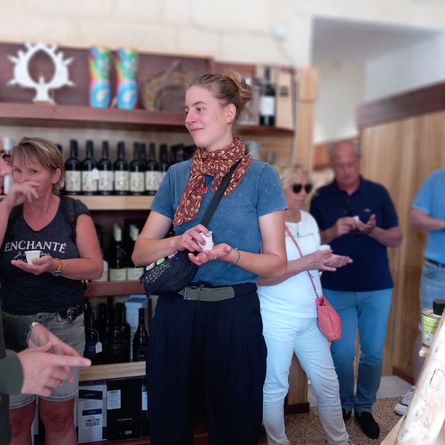 Lecce: Guided Tour & Street Food Tasting by Rickshaw - Seasonal tastes at a local café