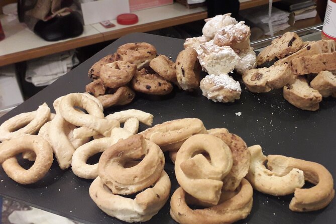 Lecce History and Street Food Tasting Small Group Tour - Porta Napoli and the route toward the center