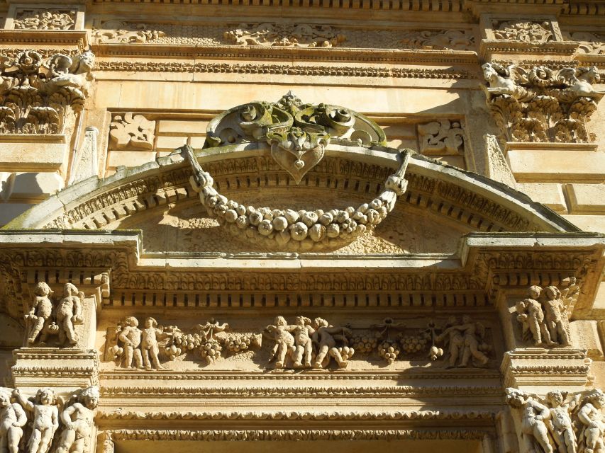 Lecce: Street Food Tasting and Sightseeing Tour - Piazza Sant’Oronzo and the Roman connection