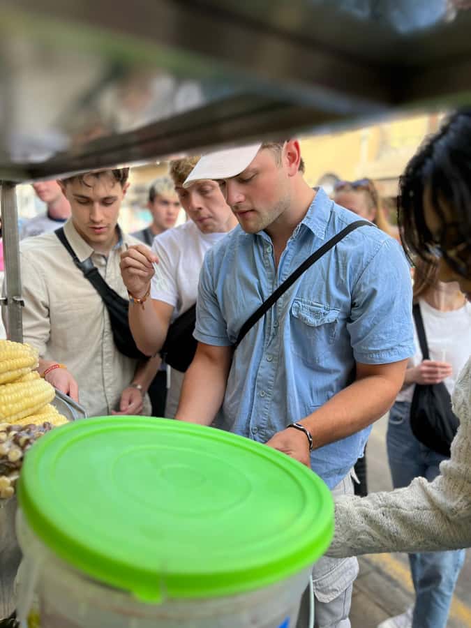Lima Street Food: A gastronomic adventure through the city. - Pisco under the city lights