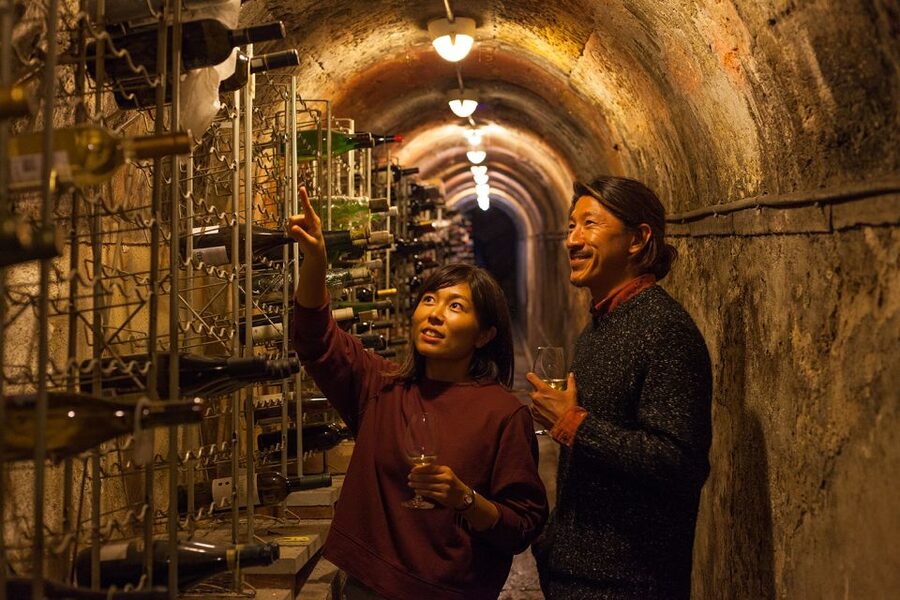 Lisbon: Evening Local Food Crawl with Drink Pairings - Stories that connect food with Portuguese life