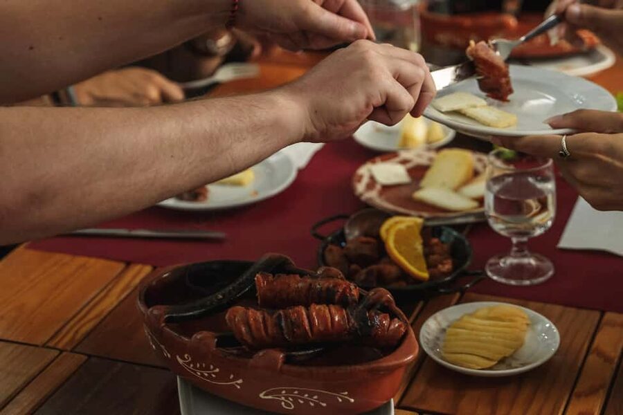 Lisbon: Food Crawl Walking Tour with Local Tastings - Starting at Praça da Figueira