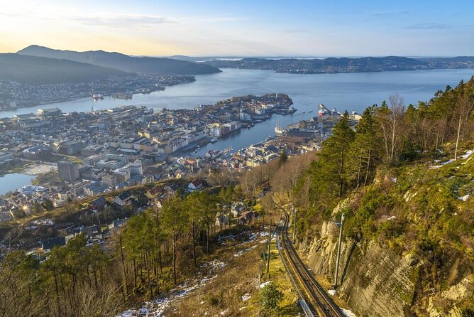 Local food tasting & Excursion with a city view from the top 4pax - Key points at a glance