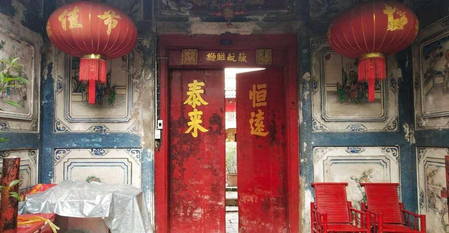 Local Life, Culture & Food Walking Tour at Chinatown - Why Chinatown works better on foot than from a taxi