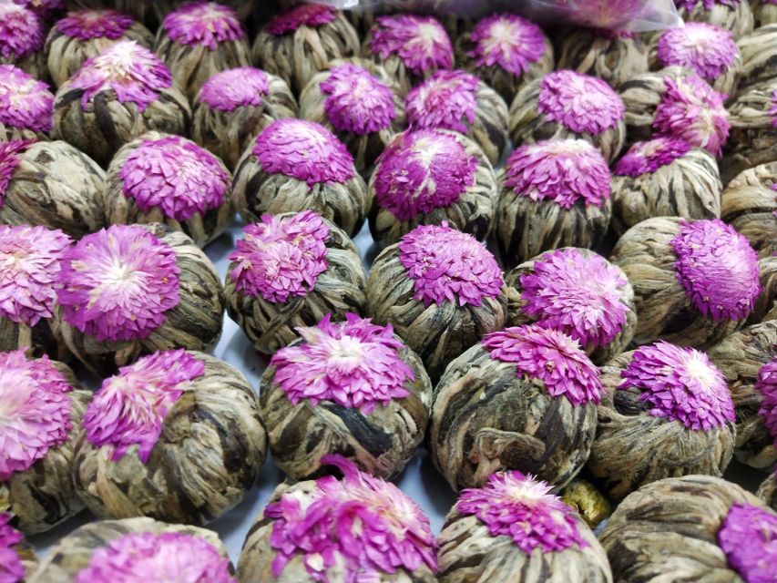 Local Life, Culture & Food Walking Tour at Chinatown - What the guides add to the experience