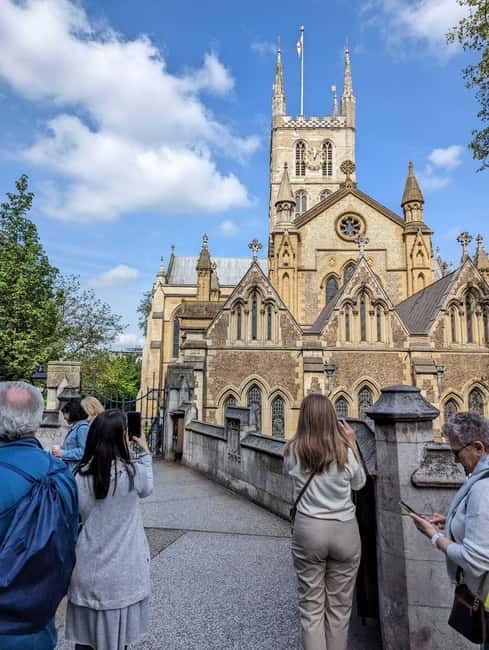 London: Borough Market Food Tour with Local Guide - Leadenhall Market brings the visual highlight