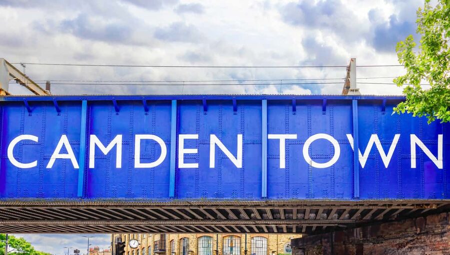 London: Camden Market Food Tour with 7 Street Food Tastings - British cheese with London cider