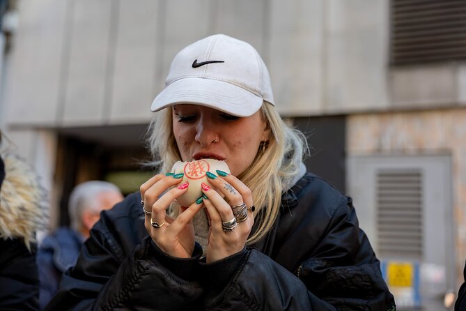 London Food Walking Tour: World Flavours in Soho & Chinatown - Bun House in Chinatown: a soft Chinese bun