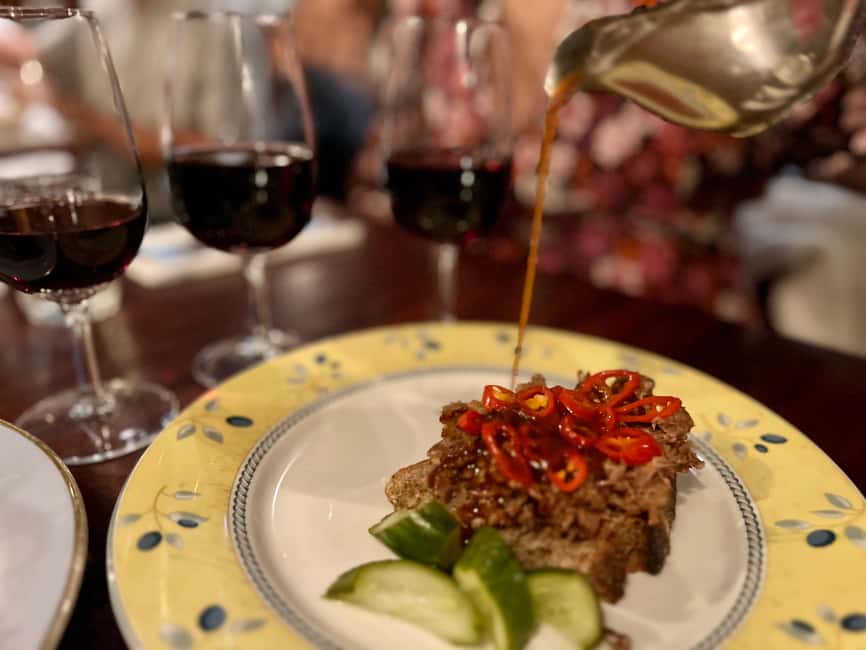 London: Soho & Chinatown Food Tour with 7 Authentic Tastings - What the guides add to the food