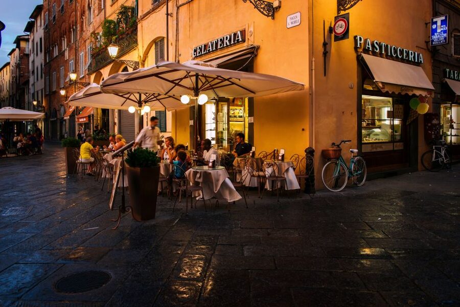 Lucca: Guided Food Walking Tour with Tastings - Key points to know before booking