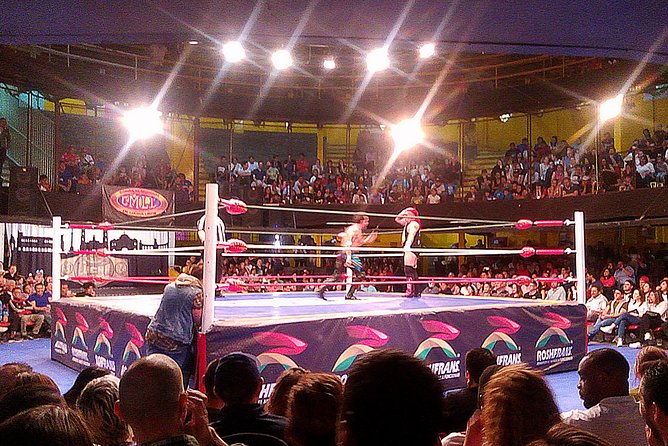 Lucha Libre wrestling show, tacos and beer with artist - Why Lucha Libre works so well for a first night
