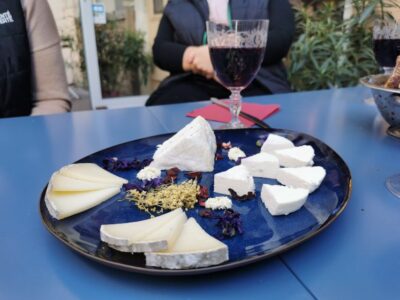 Lyon: Food Walking Tour with a Local Guide