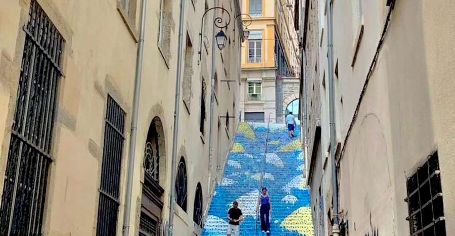 Lyon: Street Art & Street Food Tour - From Croix-Rousse toward the peninsula