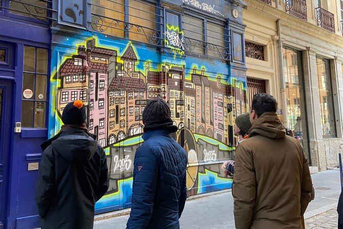 Lyon: Street Food Tour - Street art at the Fresque des Lyonnais