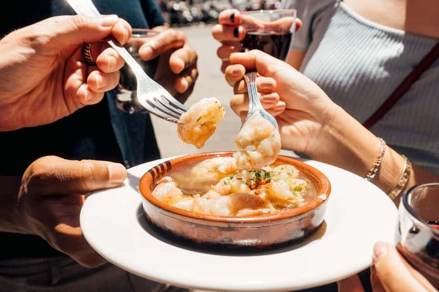 Madrid: Food Walking Tour with Drink and Local Guide - Starting at Plaza de los Carros