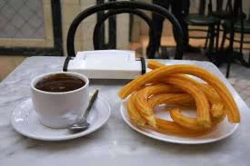 Madrid: Guided Walking Tour with Churros and Hot Chocolate - Key points at a glance