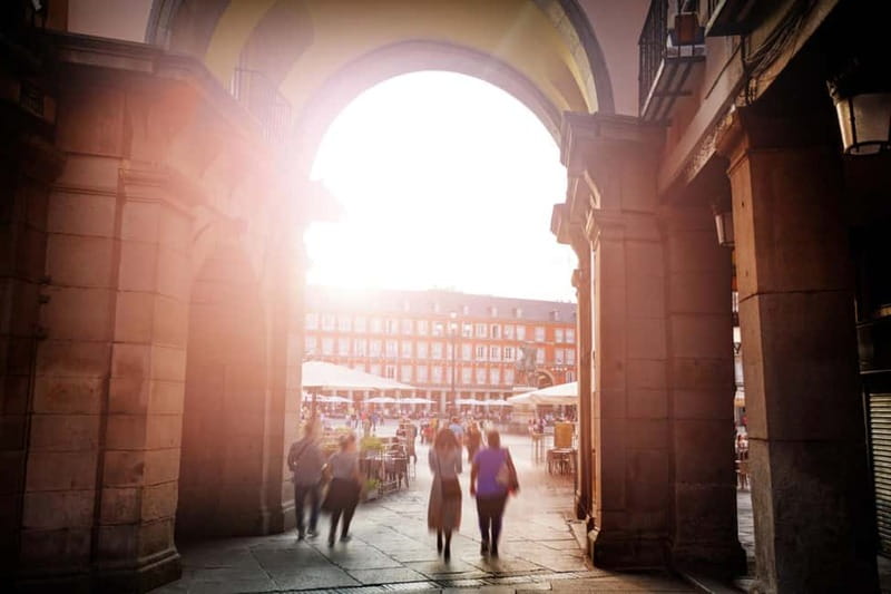 Madrid: Guided Walking Tour with Churros and Hot Chocolate - Plaza Mayor and Madrid’s public stage
