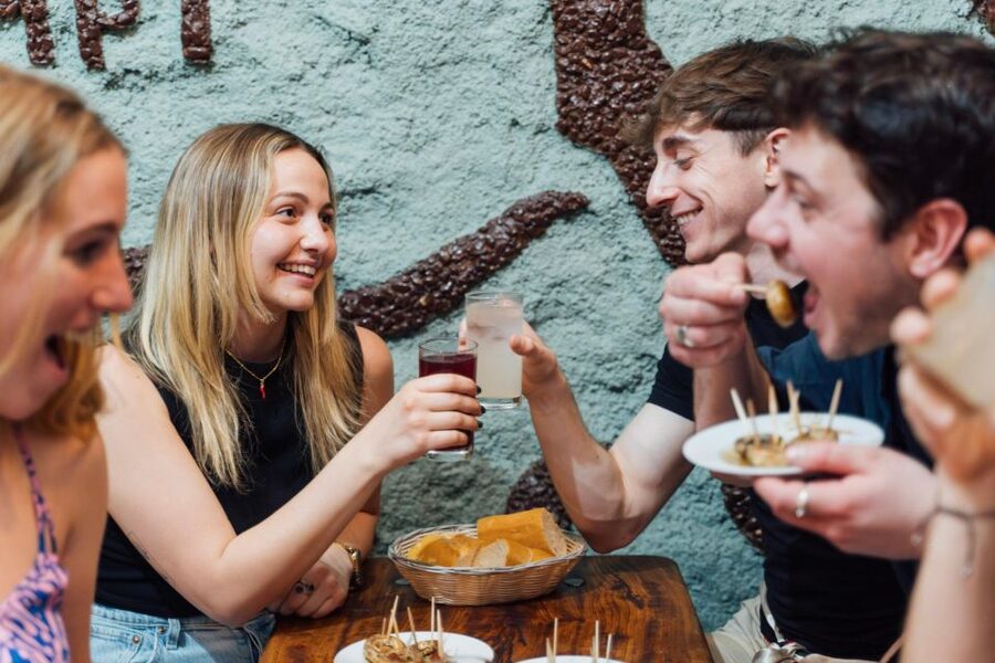 Madrid: Tapas Food Crawl with 6 Tapas and 4 Drinks - Dietary needs and what to request