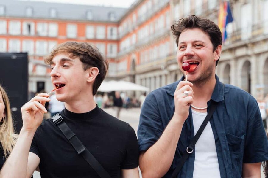 Madrid: Tapas Food Crawl with 6 Tapas and 4 Drinks - Practical ways to get more from the evening