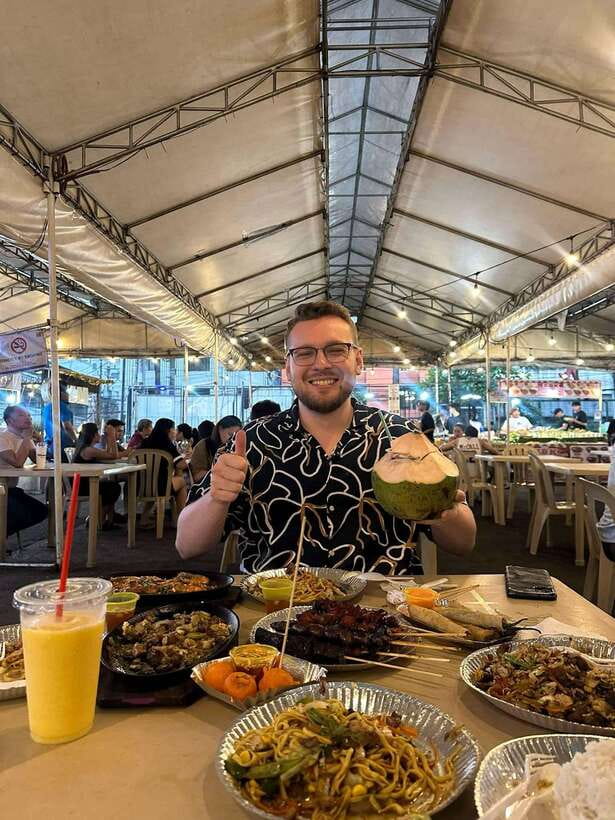Makati Street food Tour, End with a Rooftop City View - Starting at City Garden Grand Hotel in Makati