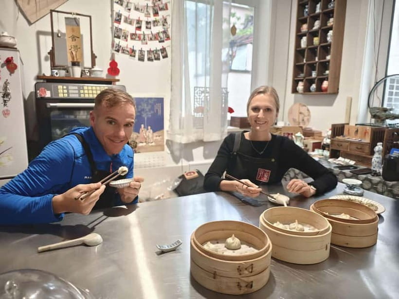 Make Soup Dumpling: Vegan or Pork in Shanghai Shikumen - Chef Yin’s Teaching Style and Languages