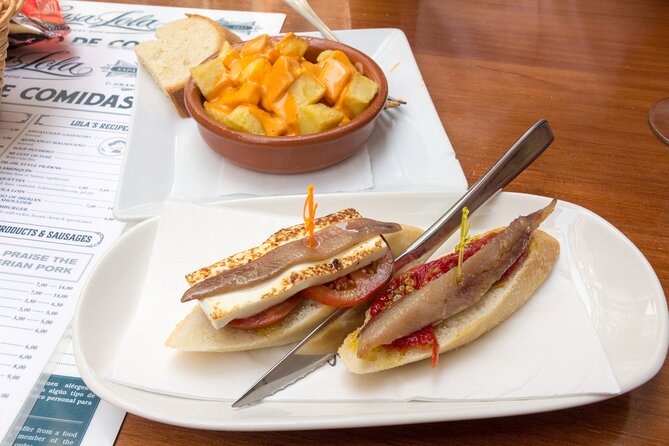 Malaga Market Food Tour: Tapas, Drinks, and Local Flavors - Key points at a glance