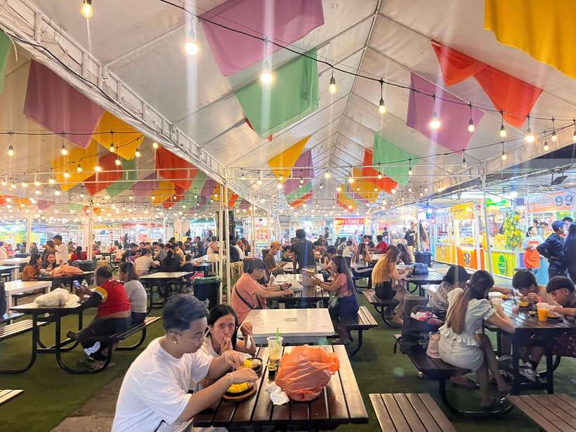 Manila Night Market with Local Guide - Filipino street food, from familiar to daring