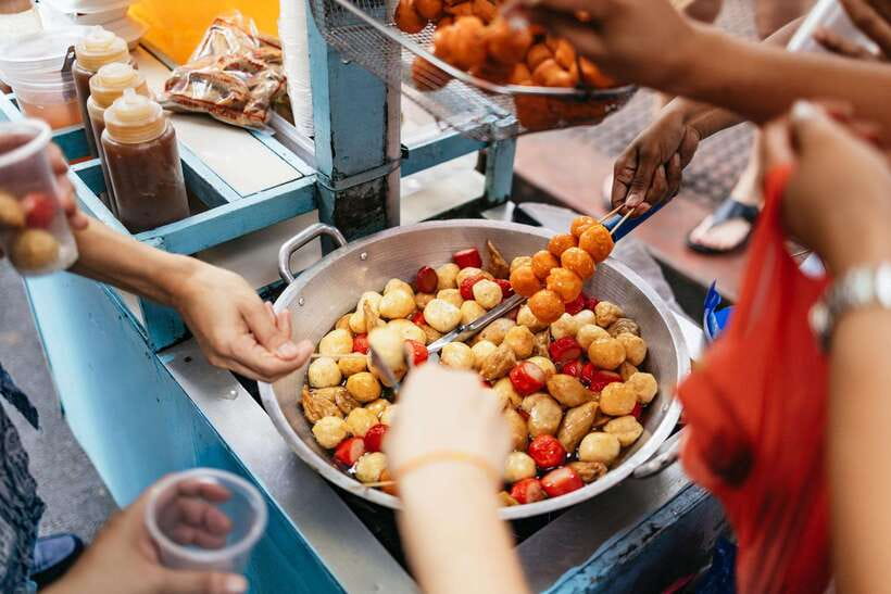 Manila: Street Food and Drinks Walking Tour with Tastings - Starting at Grand Cafe 1919 in Binondo