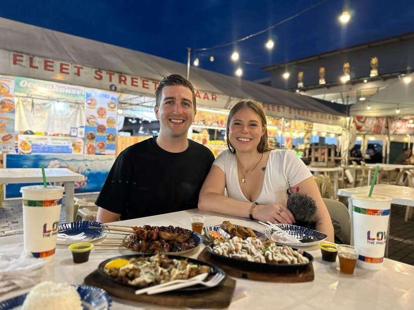 Manila Street food and Night Market Tour - Ilaya Street in Divisoria: food beside the shopping rush