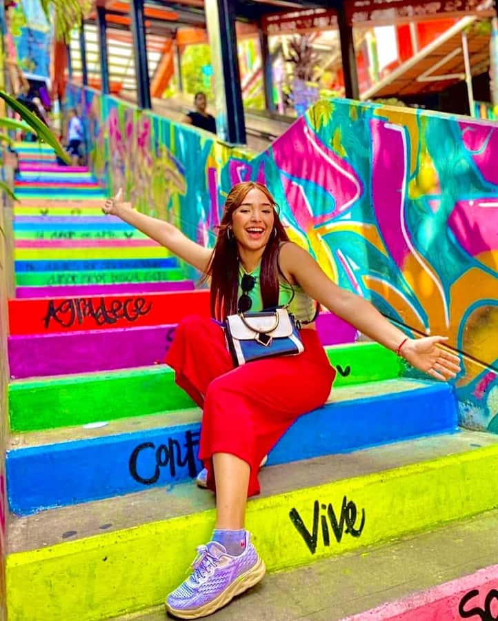 Medellín: Comuna 13 True Story and Street Food Tour - Key points at a glance