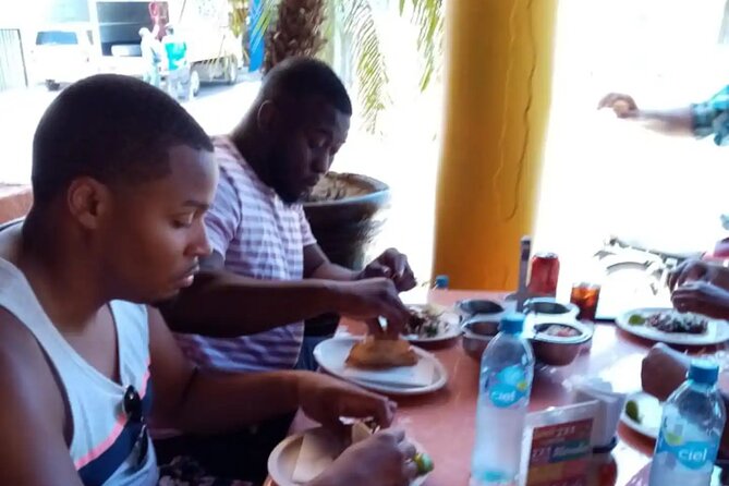 Mexican Tacos Culinary Tour in Los Cabos - What Axel and Max add to the food