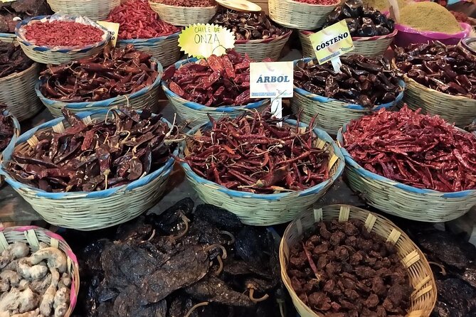 Mexico City: Hidden Markets, Street Food & Salsa-Making Tour - The family salsa lesson