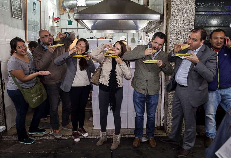 Mexico City: Tacos & Mezcal Night Food Tour - The mezcal tasting: three pours and a cocktail