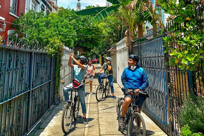 Mexico Off the Beaten Track: Street Food & Bikes — All Inclusive - Paseo de la Reforma adds a serious discussion