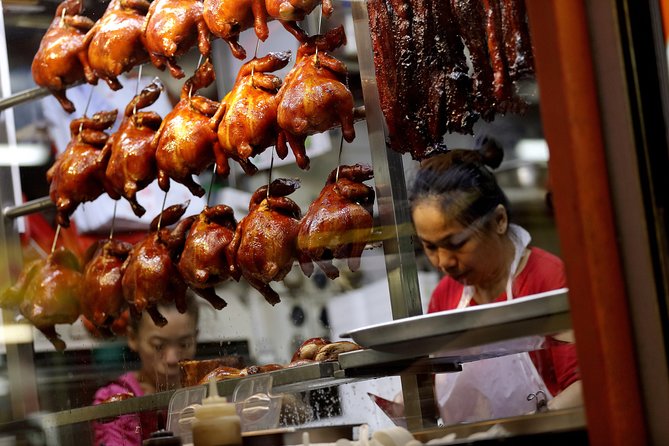 Michelin Premium Food Tour with Hawker Centre & Chinatown Tour - Sri Mariamman Temple and Chinatown’s many layers