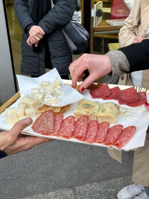 Milan: Gourmet Street Food Tour with Sightseeing and Tasting - Key points to know before booking