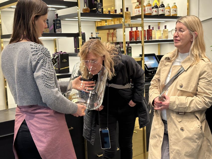Milan: Guided Street Food Walking Tour with Food Tasting - Rain, toilets, bags, and the practical details