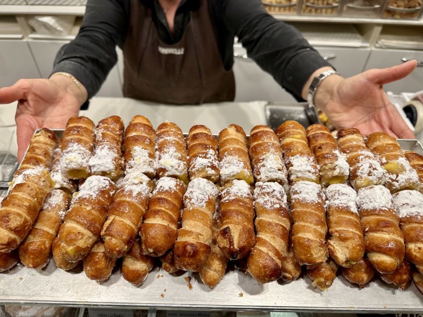 Milan: Guided Street Food Walking Tour with Food Tasting - See the Duomo without spending the whole tour there