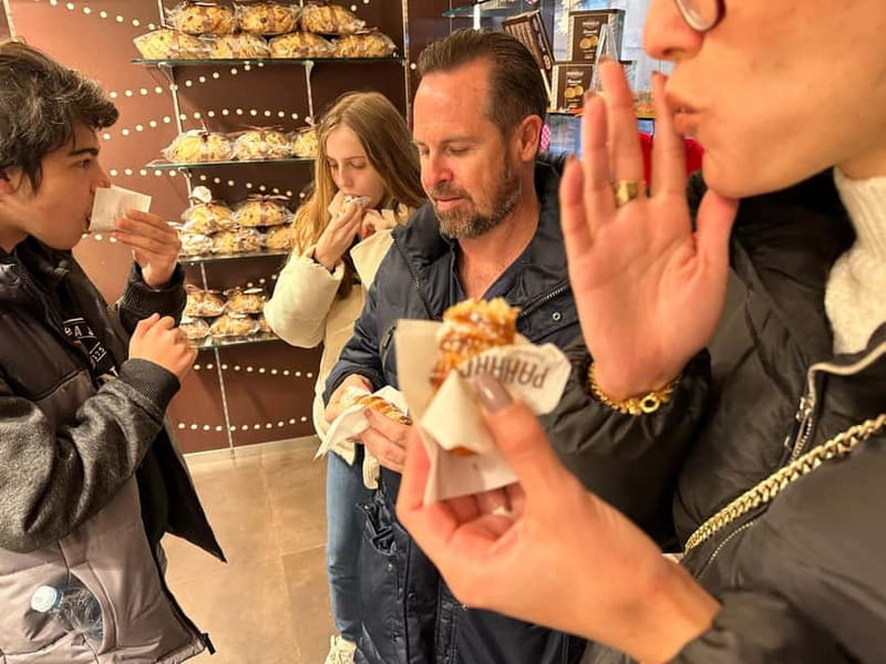 Milan: Street Food Tour with Tastings and Local Guide - Meeting at San Maurizio and entering central Milan