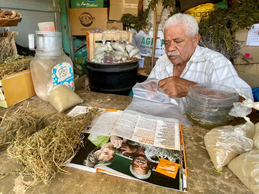 Mindelo: Private Walking Tour with Local Food Tasting - Why this walk is a smart first look at Mindelo