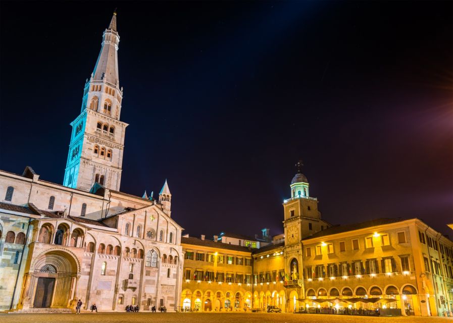 Modena Food Walking Tour with Typical Lunch - A traditional trattoria lunch