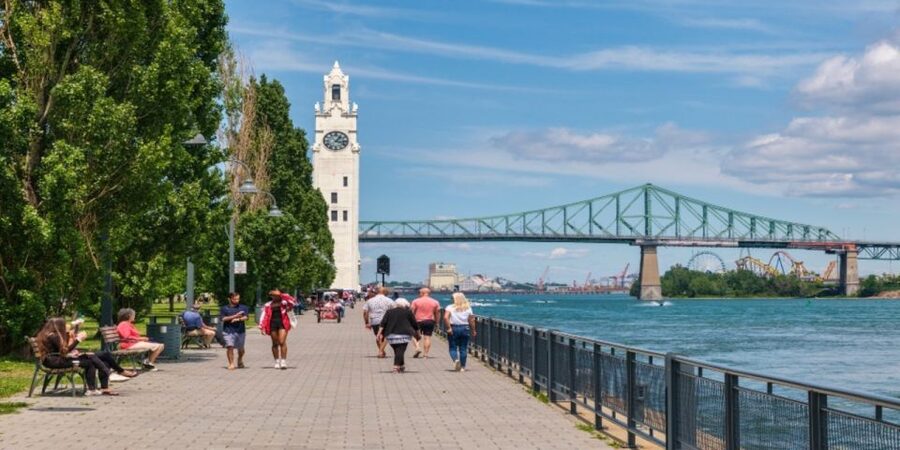 Montreal: Best of Montreal Food Walking Tour with Tastings - Poutine arrives early and heavily