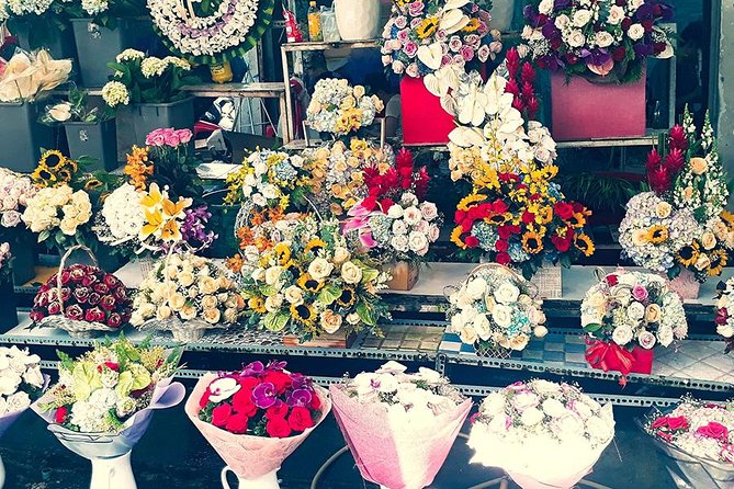Morning Saigon Unseen+Street Food Tour with Ao Dai Riders Option - Ba Thien Hau Pagoda in District 5