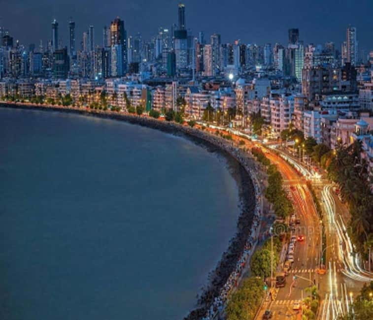 Mumbai City Night Guided Tour with Delicious Street Food - Hotel pickup gets the evening moving