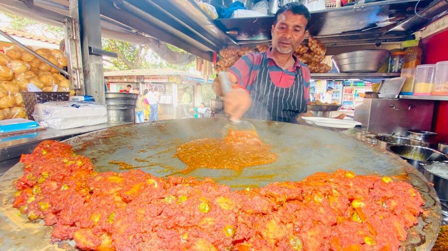 Mumbai: Evening Street Food Tasting & Cultural Market Tour - Regional dishes at a local restaurant