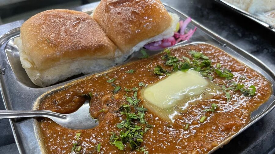 Mumbai: Evening Street Food Tasting & Cultural Market Tour - Starting opposite CST with vada pav