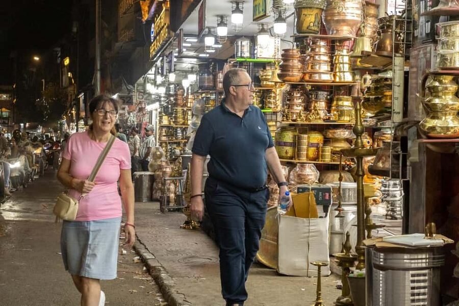 Mumbai Market and Temple Tour With Cow Shelter Visit - Key points at a glance