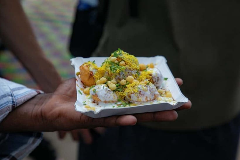 Mumbai: Street Food and Night Markets Tour - Taj Icecream, a sweet finish with two settings